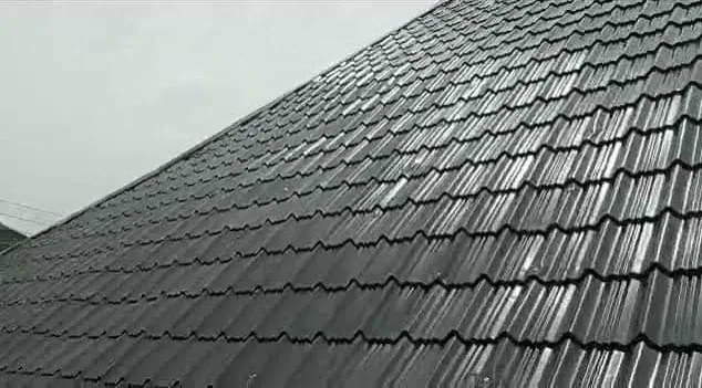 Dark step-tile aluminium roof